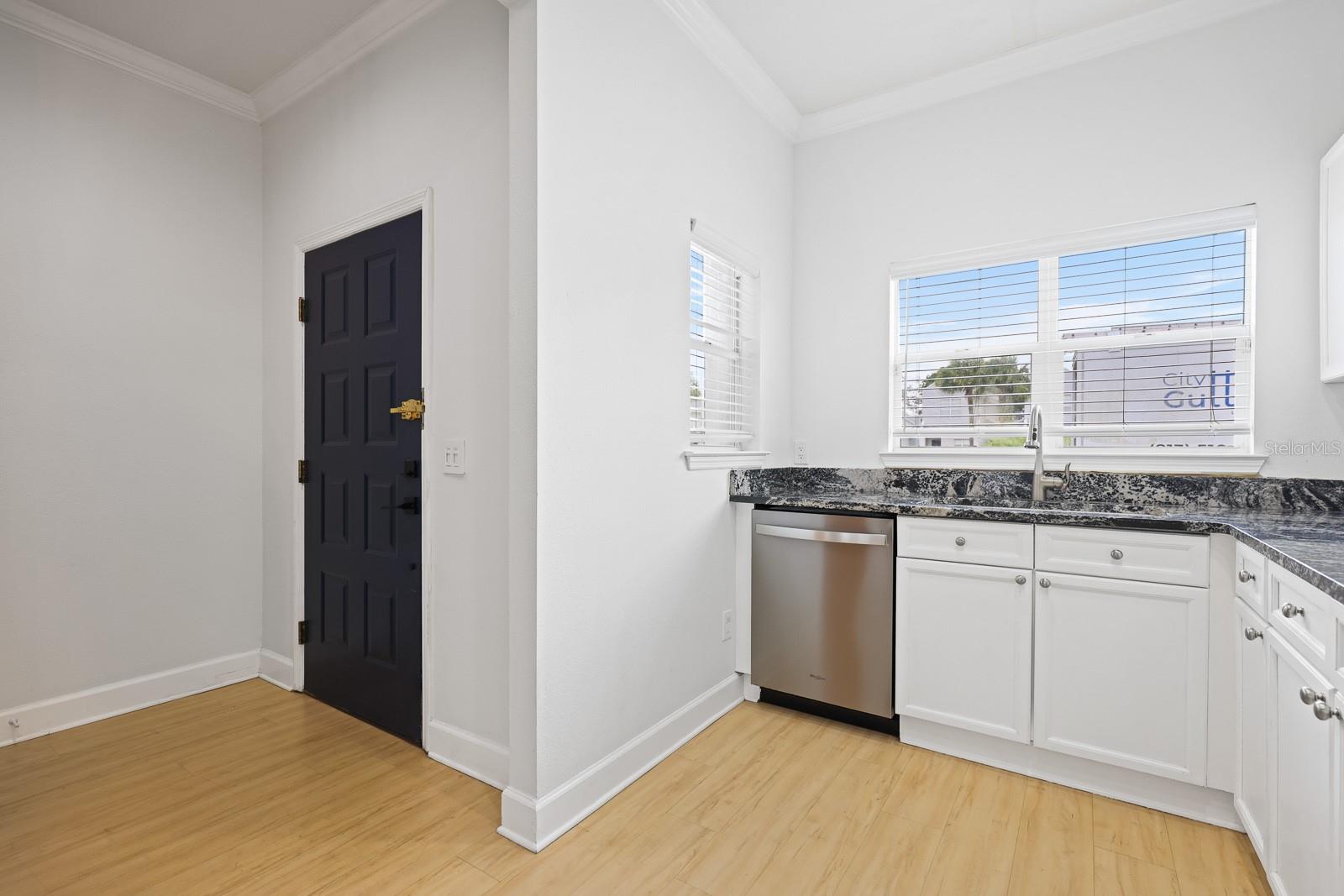 WESTSHORE TWNHMS - Residential Lease