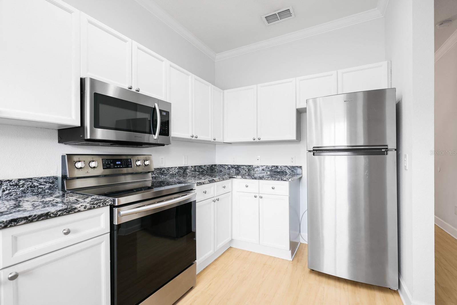 WESTSHORE TWNHMS - Residential Lease