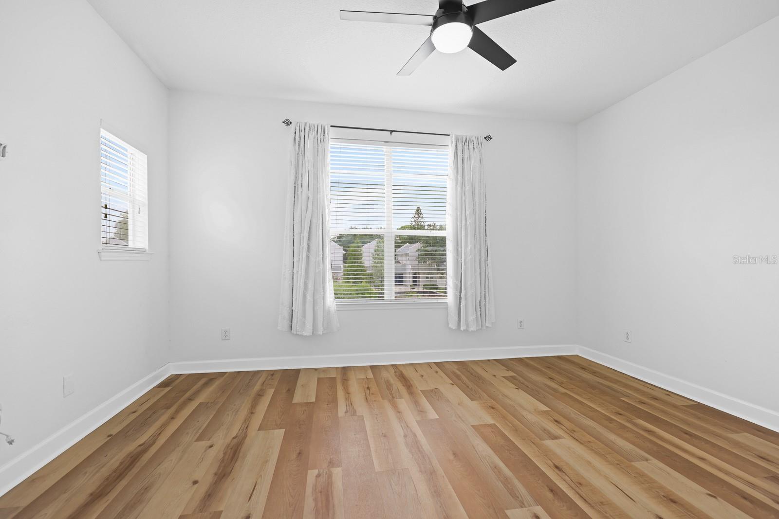 WESTSHORE TWNHMS - Residential Lease
