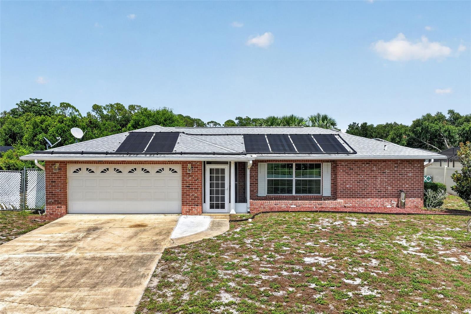LAKE DORA PINES - Residential