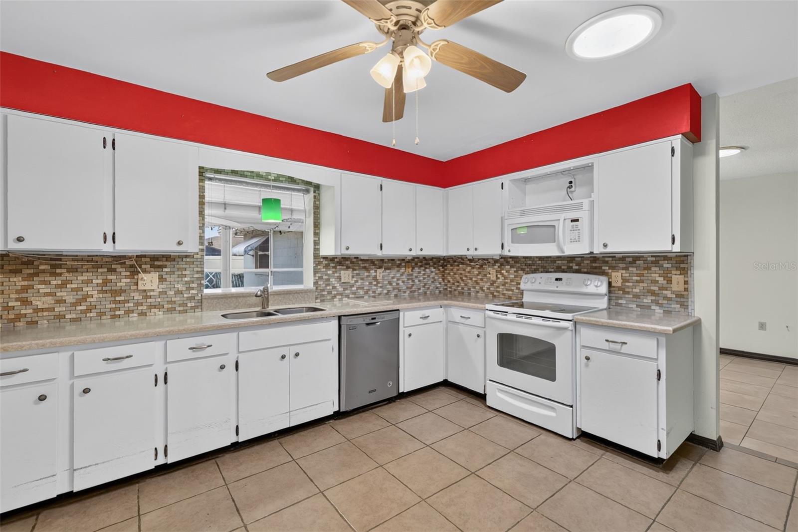 LAKE DORA PINES - Residential