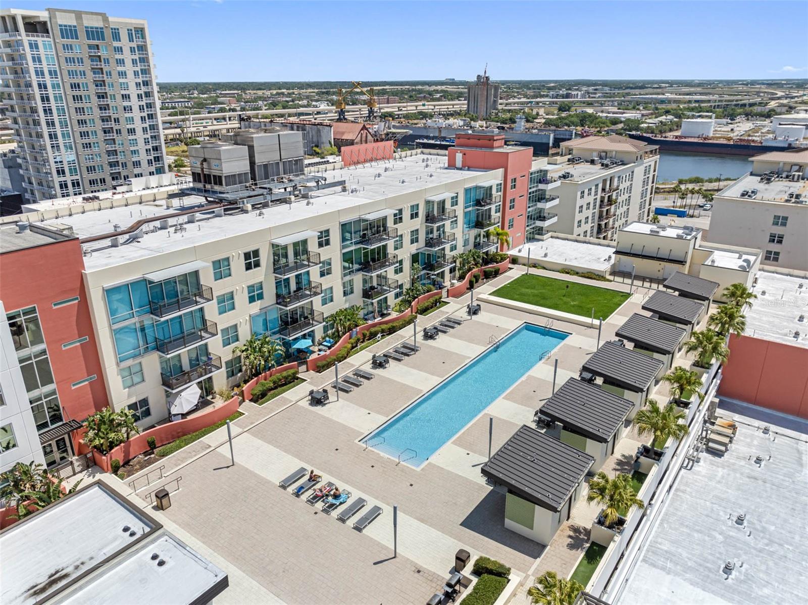 GRAND CENTRAL AT KENNEDY RESID - Residential