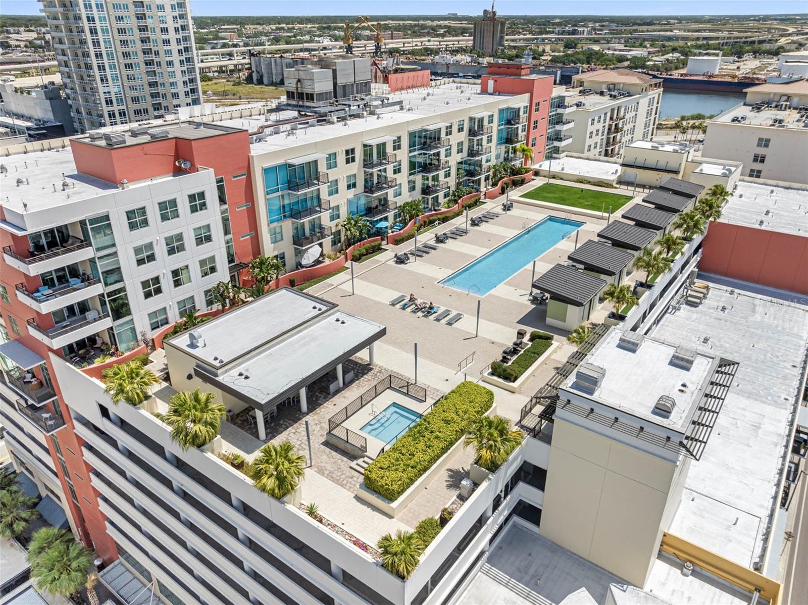 GRAND CENTRAL AT KENNEDY RESID - Residential