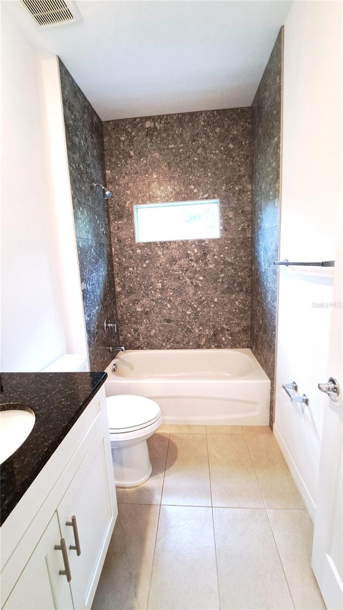 PALM COAST/EASTHAMPTON SEC 34 - Residential Lease