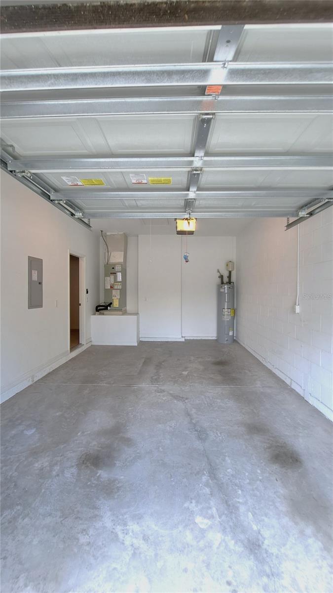 PALM COAST/EASTHAMPTON SEC 34 - Residential Lease