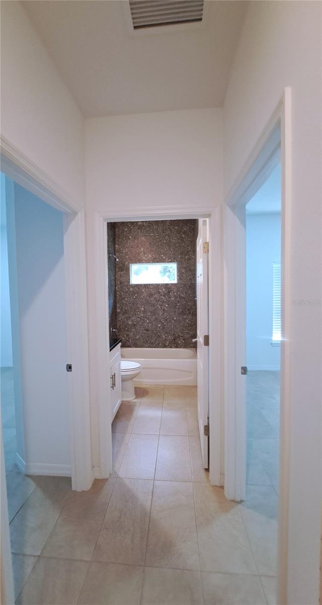 PALM COAST/EASTHAMPTON SEC 34 - Residential Lease
