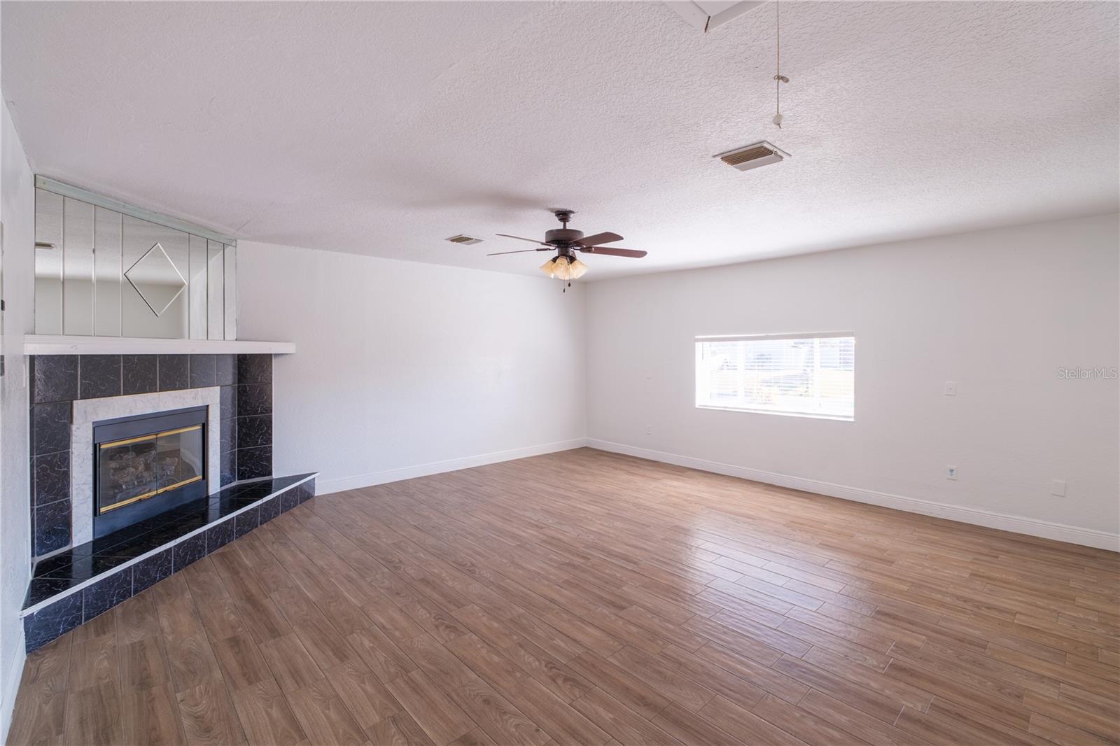 BVL UNIT 2 - Residential Lease