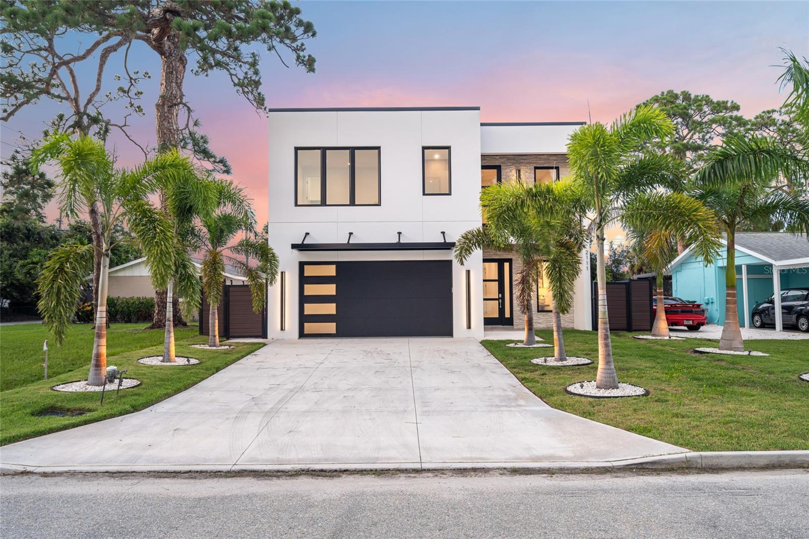 LA LINDA TERRACE - Residential