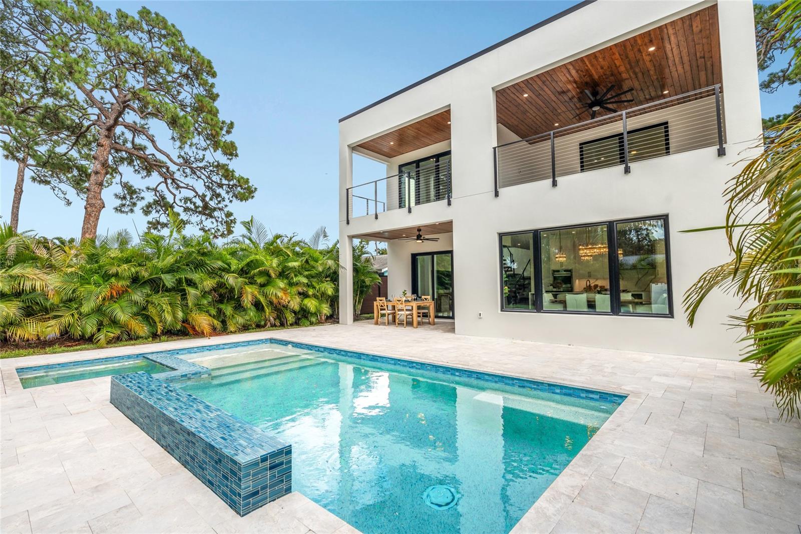 LA LINDA TERRACE - Residential