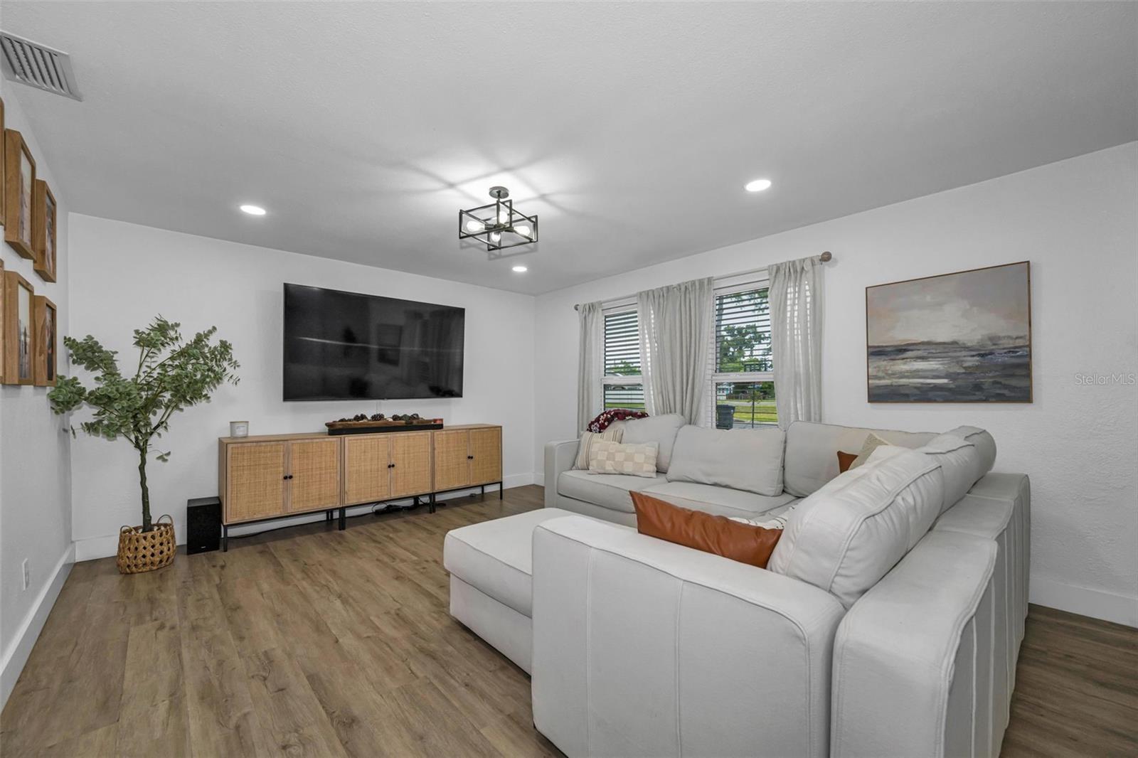 ANN PARK HEIGHTS - Residential