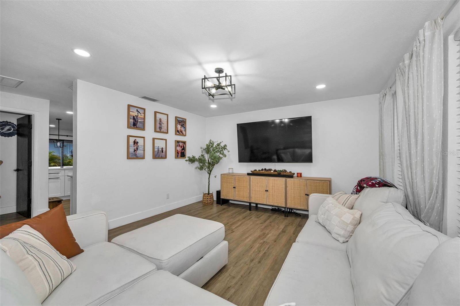 ANN PARK HEIGHTS - Residential