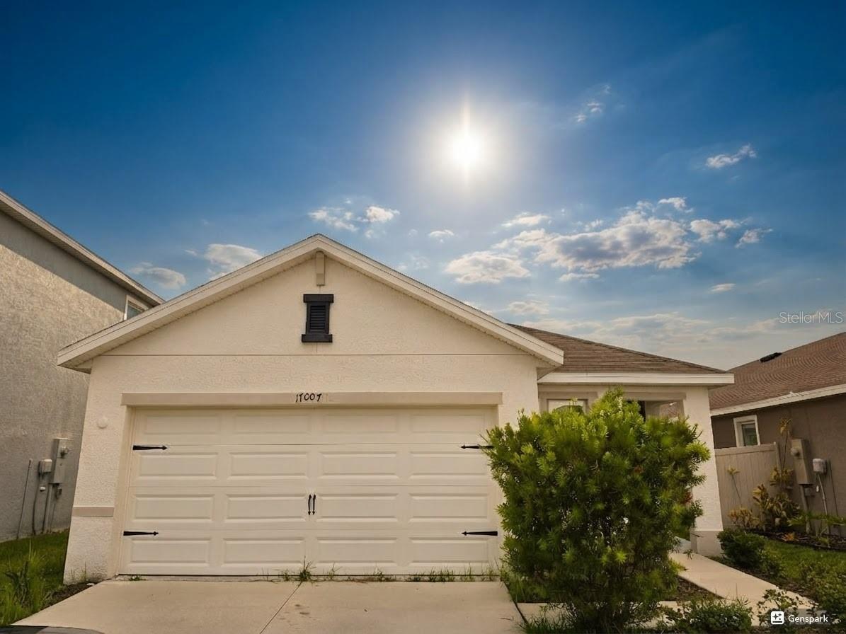Southshore Bay blends modern style with everyday convenience, offering homes designed for both relaxation and functionality. Interiors may include upscale kitchen finishes such as granite surfaces, stainless steel appliances, energy-efficient elements, and integrated smart home technology for seamless connectivity. The community also offers high-speed Wi-Fi, access to nearby natural spaces, a peaceful garden setting, and a dedicated dog park. Its signature attraction is the expansive Crystal Lagoon, complete with a swim-up bar and on-site dining, creating a resort-inspired lifestyle for residents.