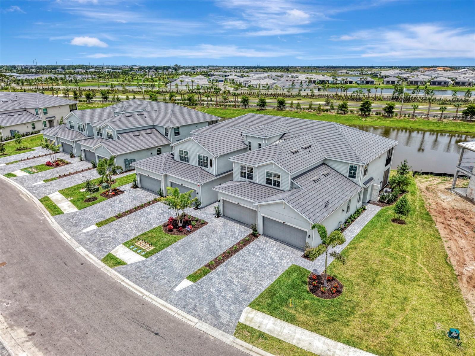 CALUSA COUNTRY CLUB - Residential