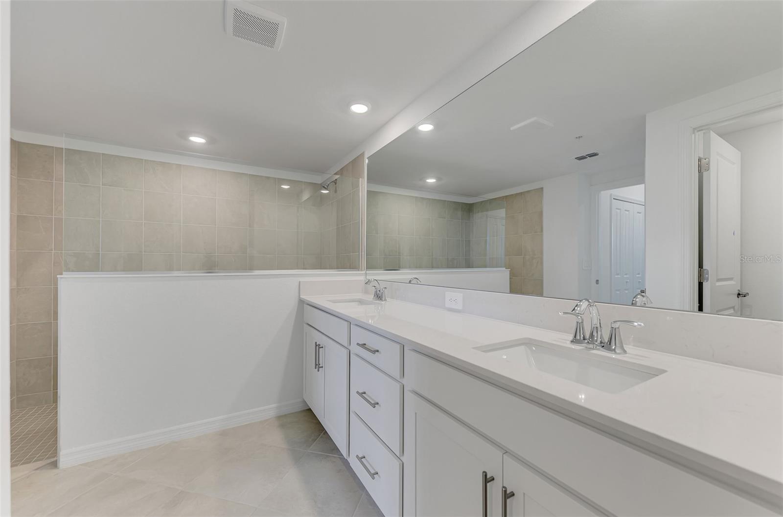 CALUSA COUNTRY CLUB - Residential