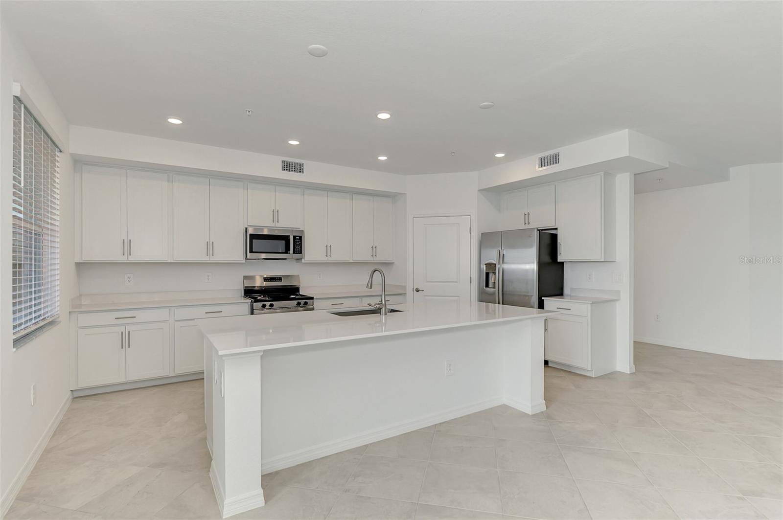 CALUSA COUNTRY CLUB - Residential