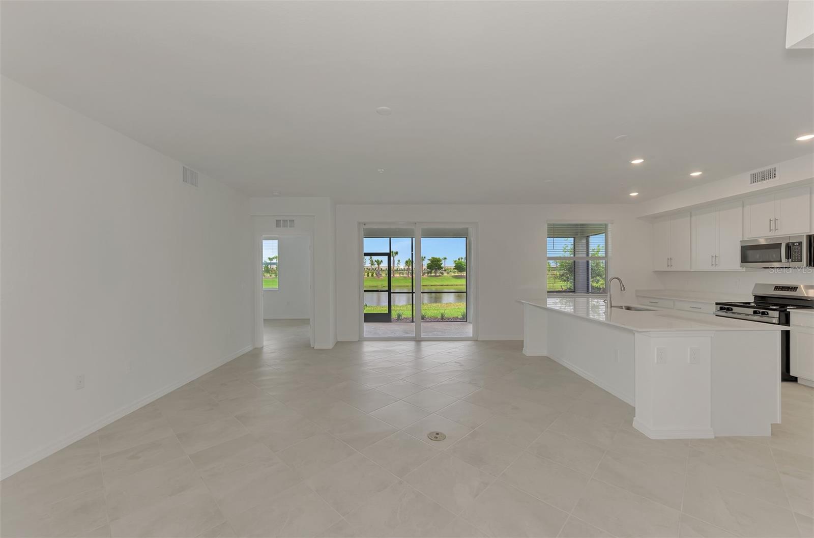 CALUSA COUNTRY CLUB - Residential