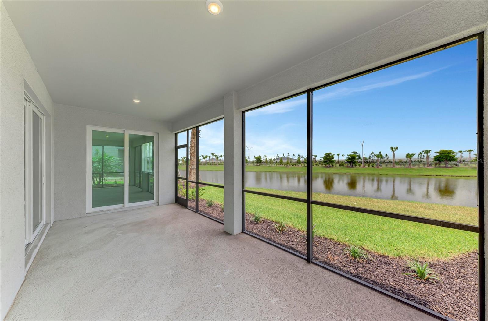 CALUSA COUNTRY CLUB - Residential