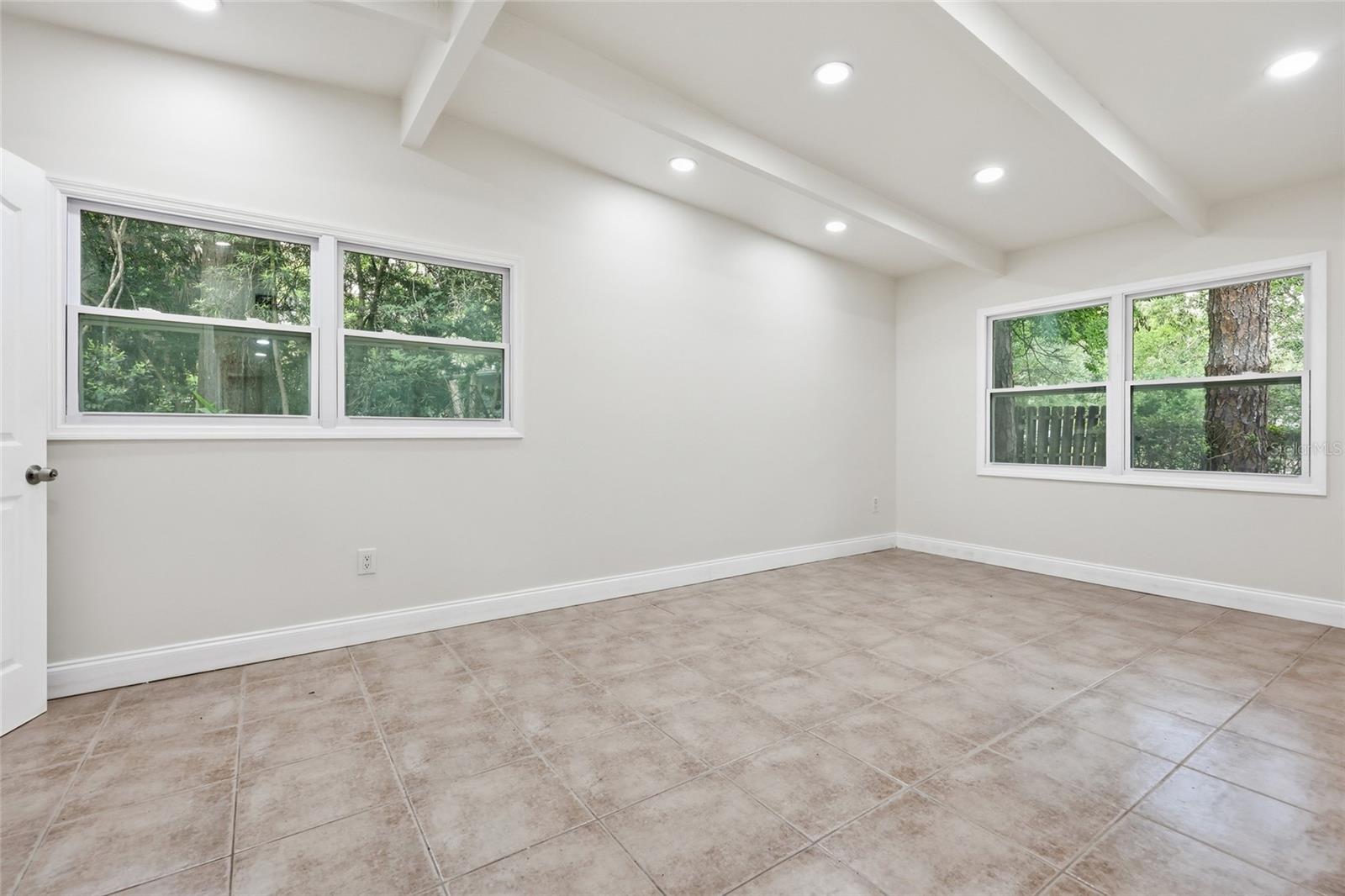 HIGHLAND COURT MANOR - Residential