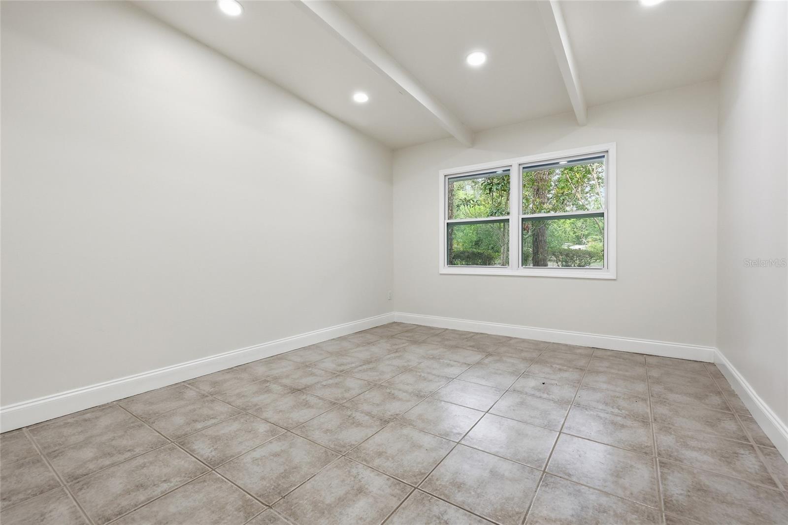 HIGHLAND COURT MANOR - Residential