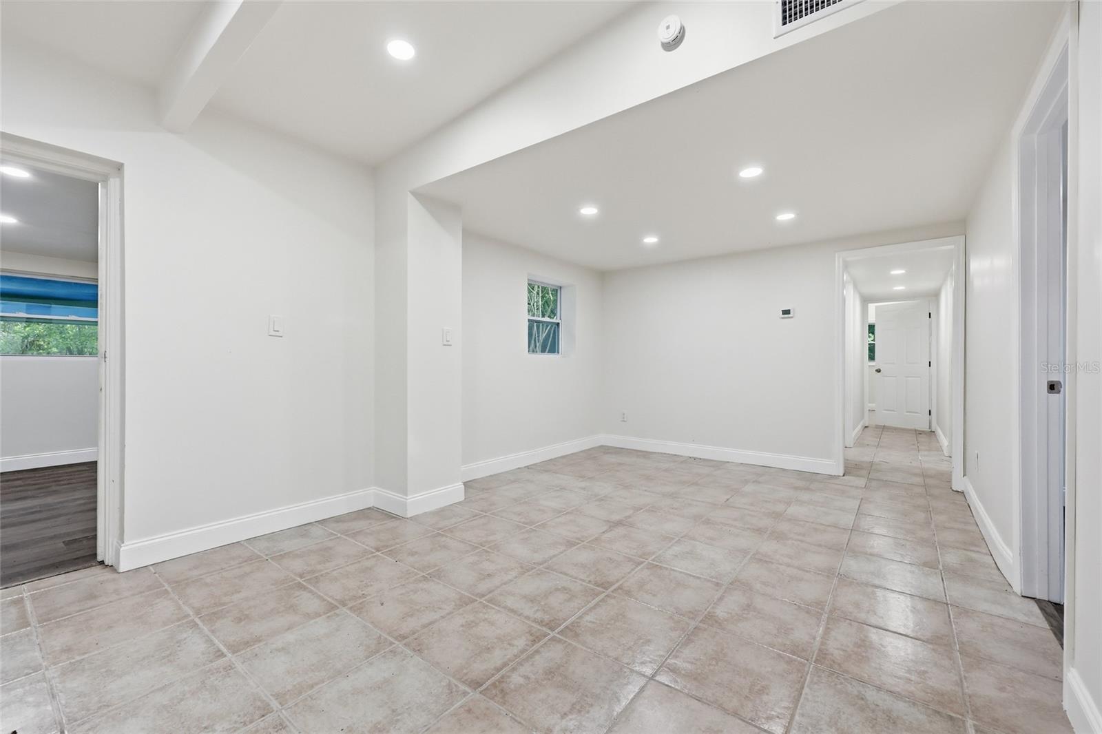 HIGHLAND COURT MANOR - Residential