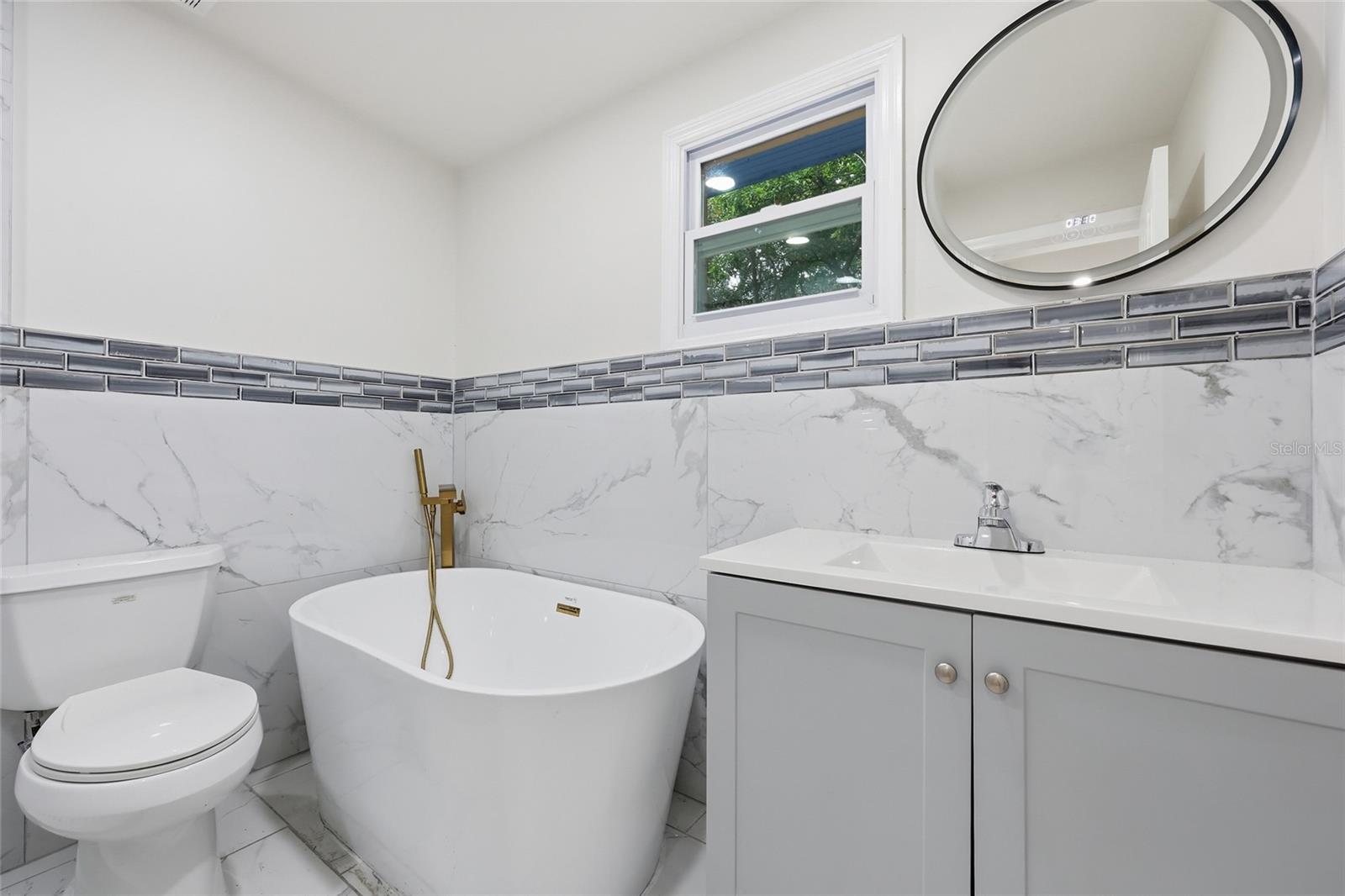 HIGHLAND COURT MANOR - Residential