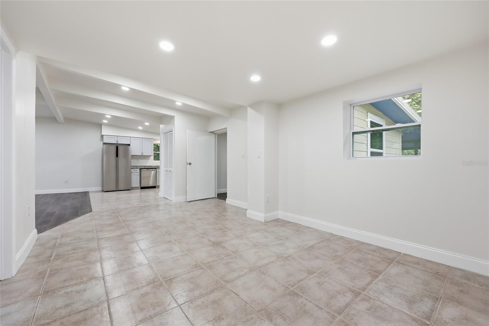 HIGHLAND COURT MANOR - Residential