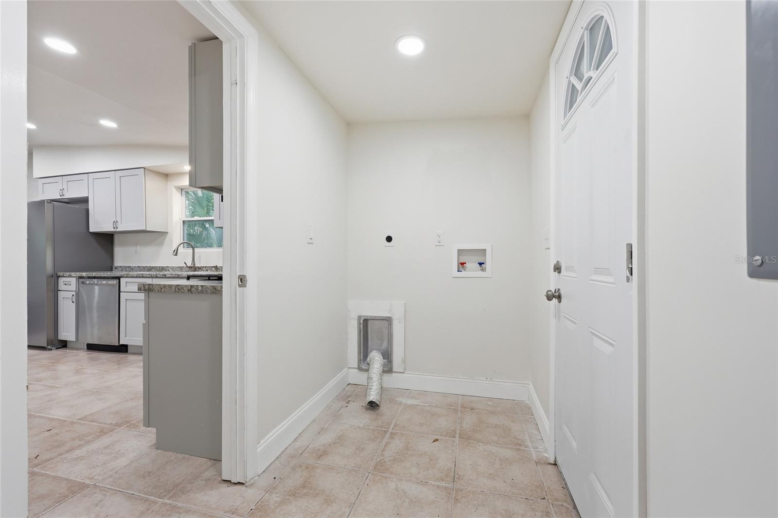 HIGHLAND COURT MANOR - Residential