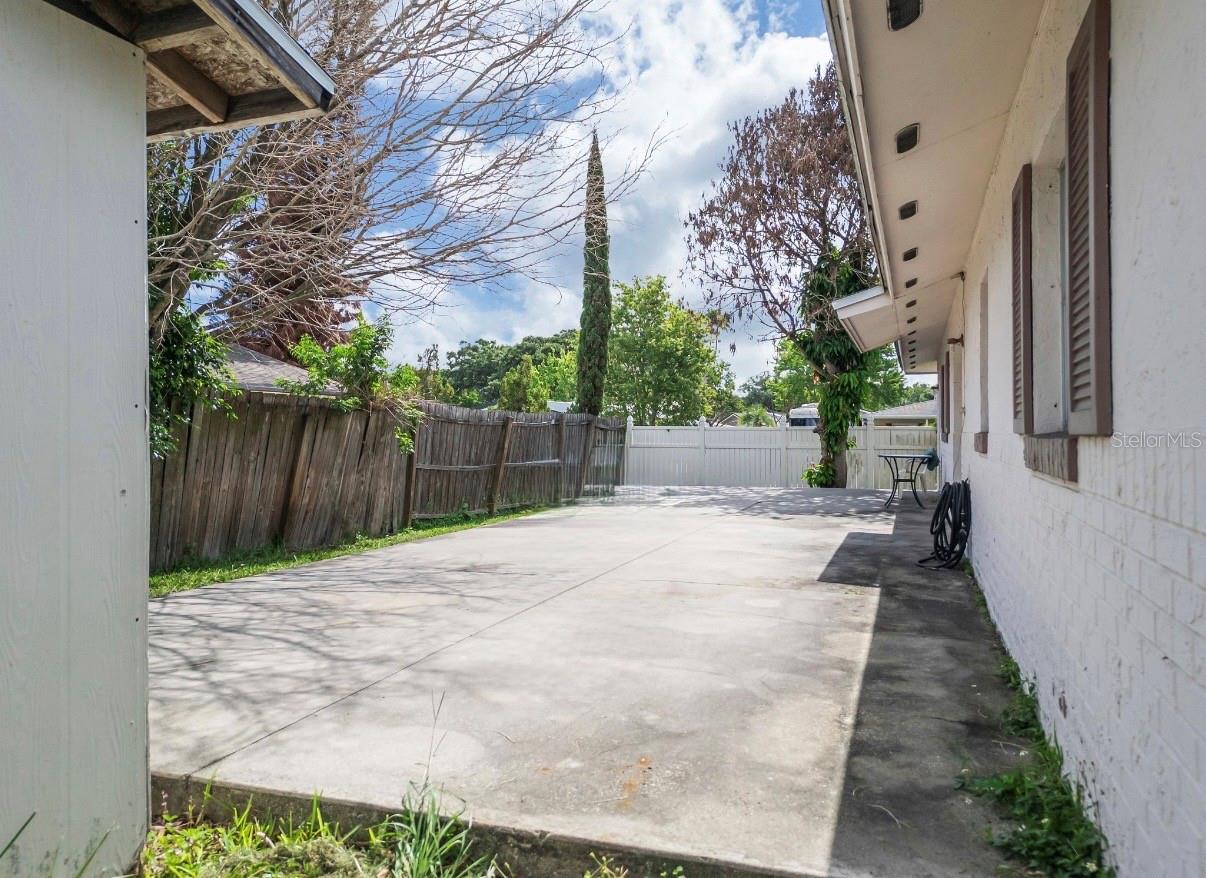 TOWN & COUNTRY ESTATES UNIT 1 - Residential