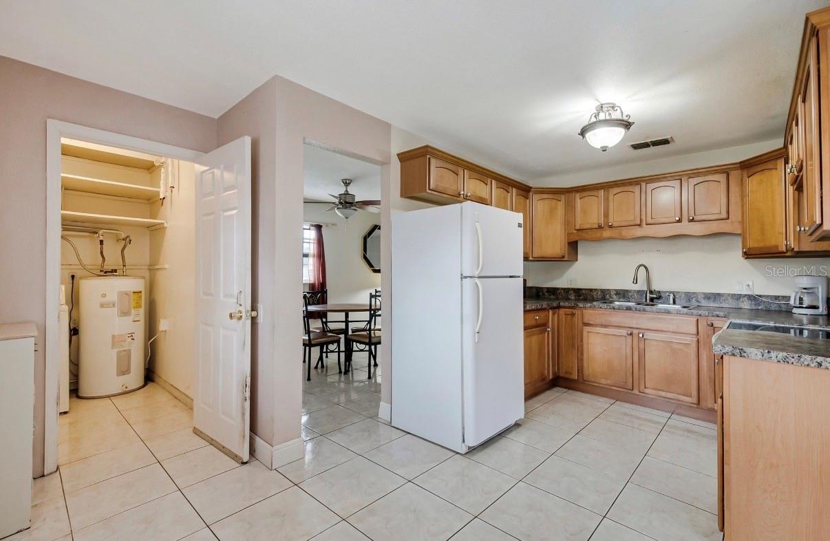 TOWN & COUNTRY ESTATES UNIT 1 - Residential