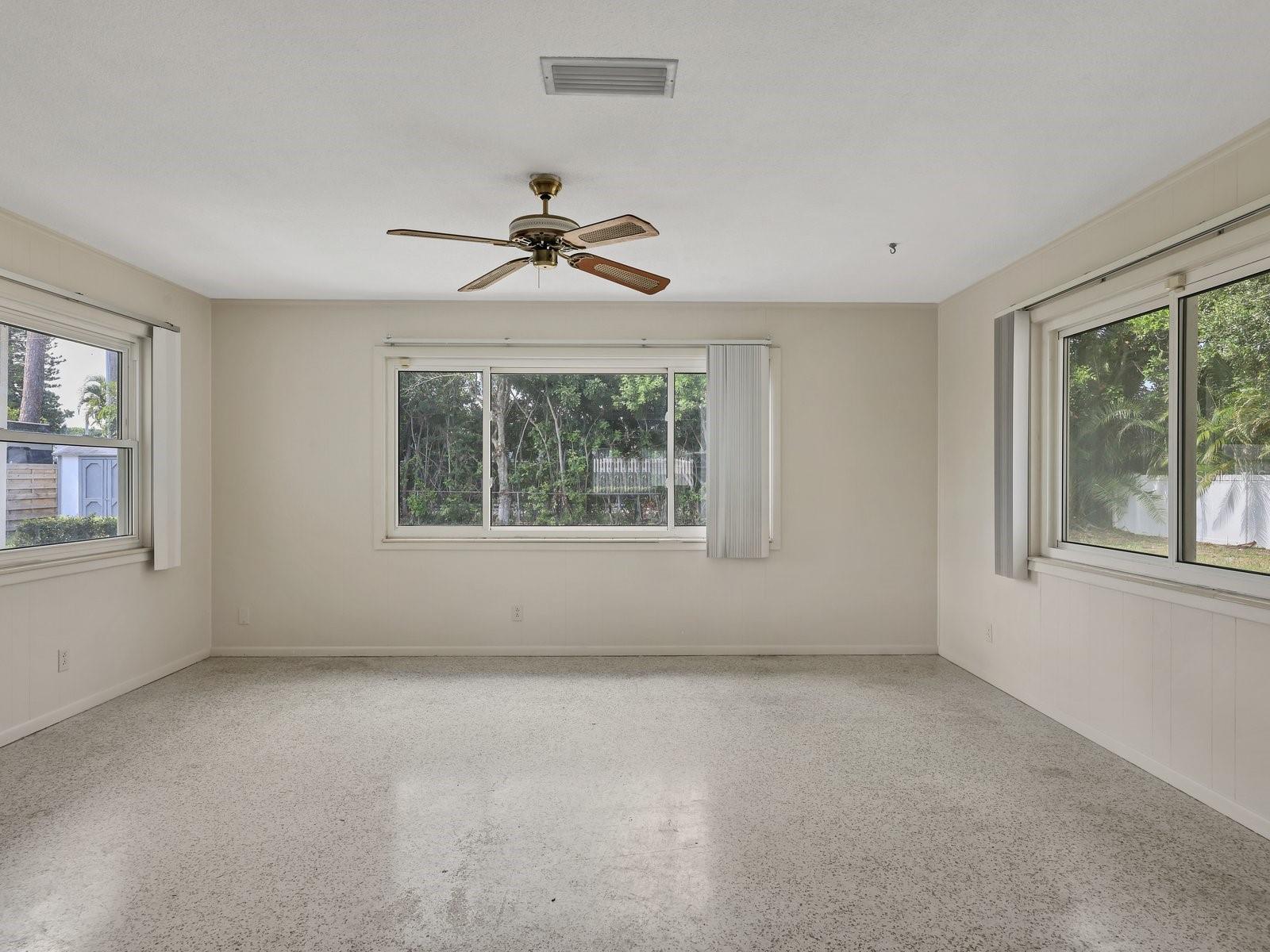 FAIRWAY ACRES UNIT THREE - Residential