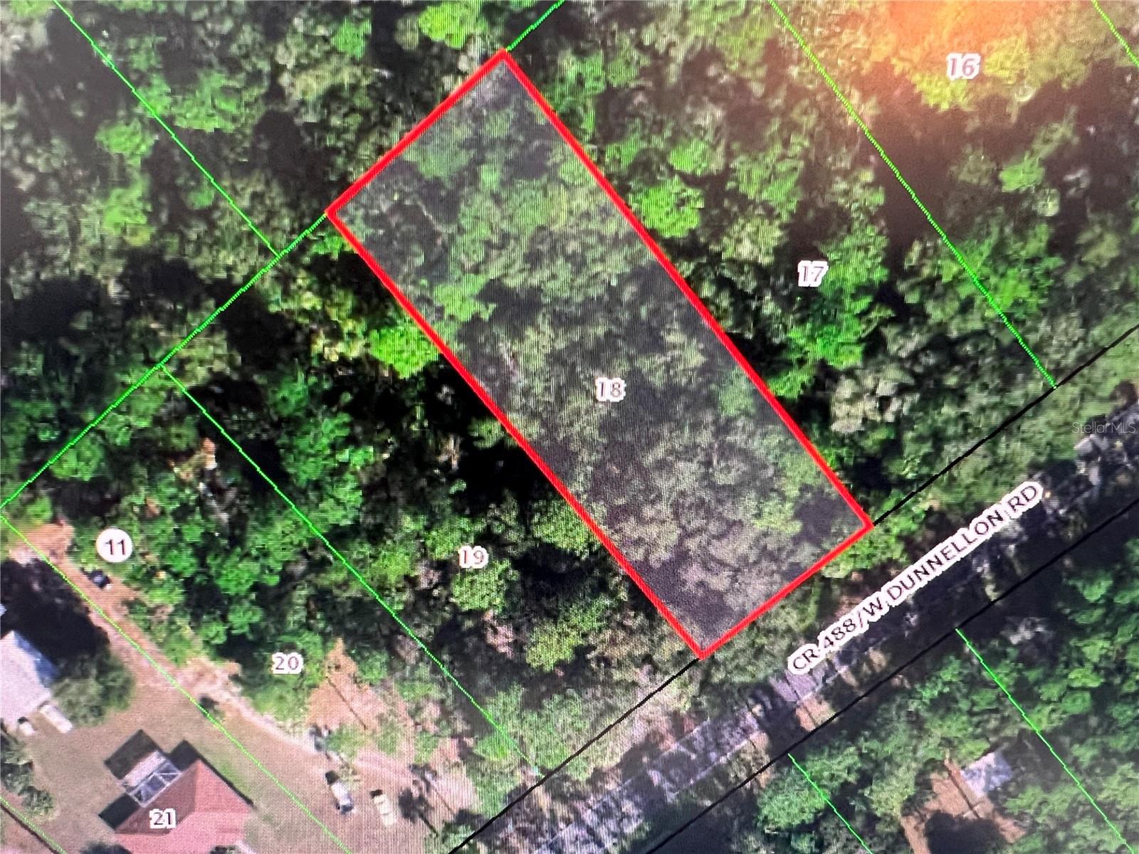 Discover this spacious lot in Crystal River! Just minutes from the public boat ramp to Lake Rousseau, a popular spot for bass fishing and stunning Florida sunsets. The lot is high and dry and not part of an HOA, NOT A FLOOD ZONE- Giving you freedom and flexibility. Enjoy the charm of a small town with local shops, restaurants, and essential services, while still being within easy driving distance of larger cities. A prime location to plan and build your future home! NO MH ALLOW.
