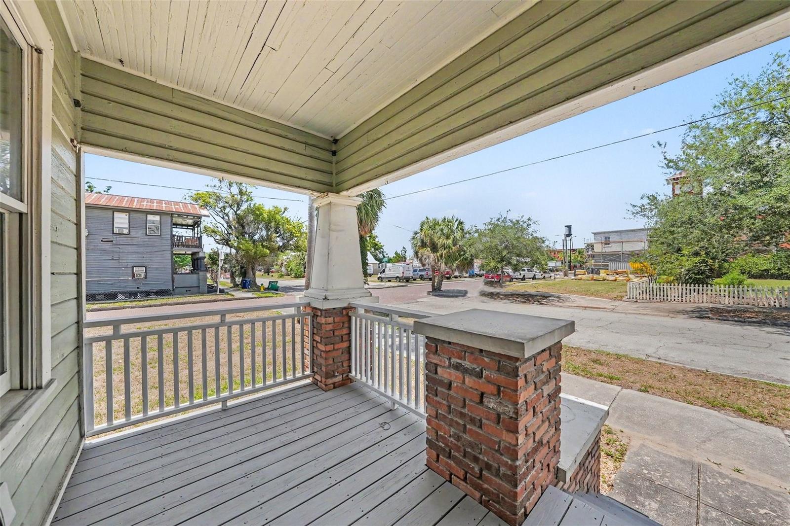 LA CASA - Residential