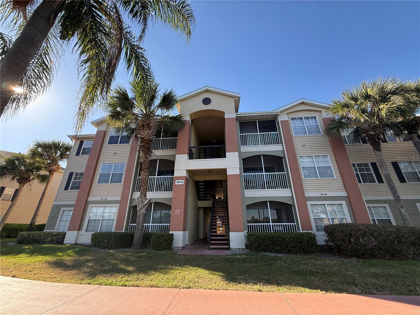 BLDG 11 UNIT 213 VILLAS AT LAKESIDE A CONDOMINIUM - Residential