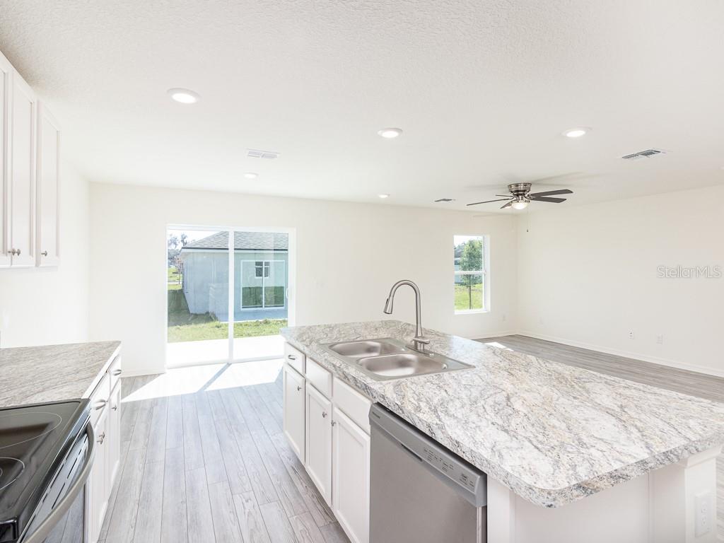 1587 - PORT CHARLOTTE SUB 33 - Residential