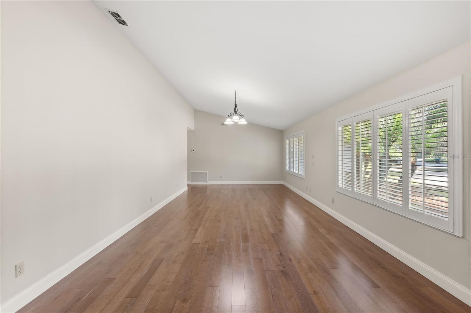 TURNBURY WOODS - Residential