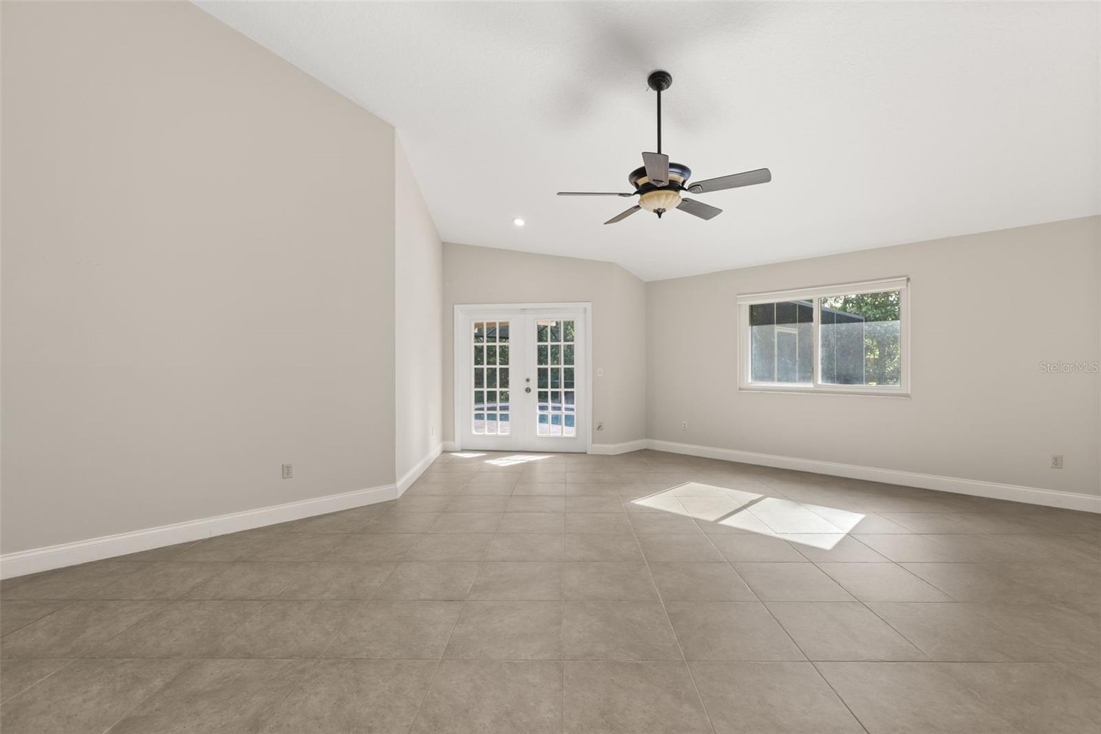 TURNBURY WOODS - Residential