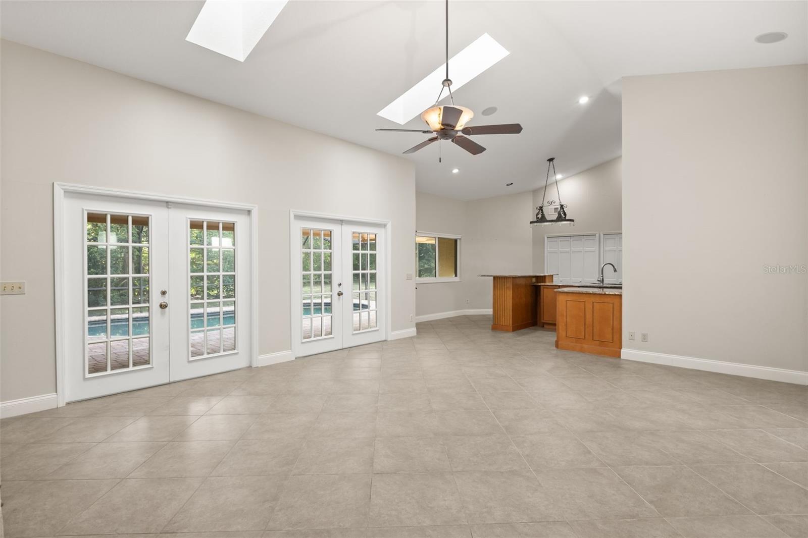 TURNBURY WOODS - Residential