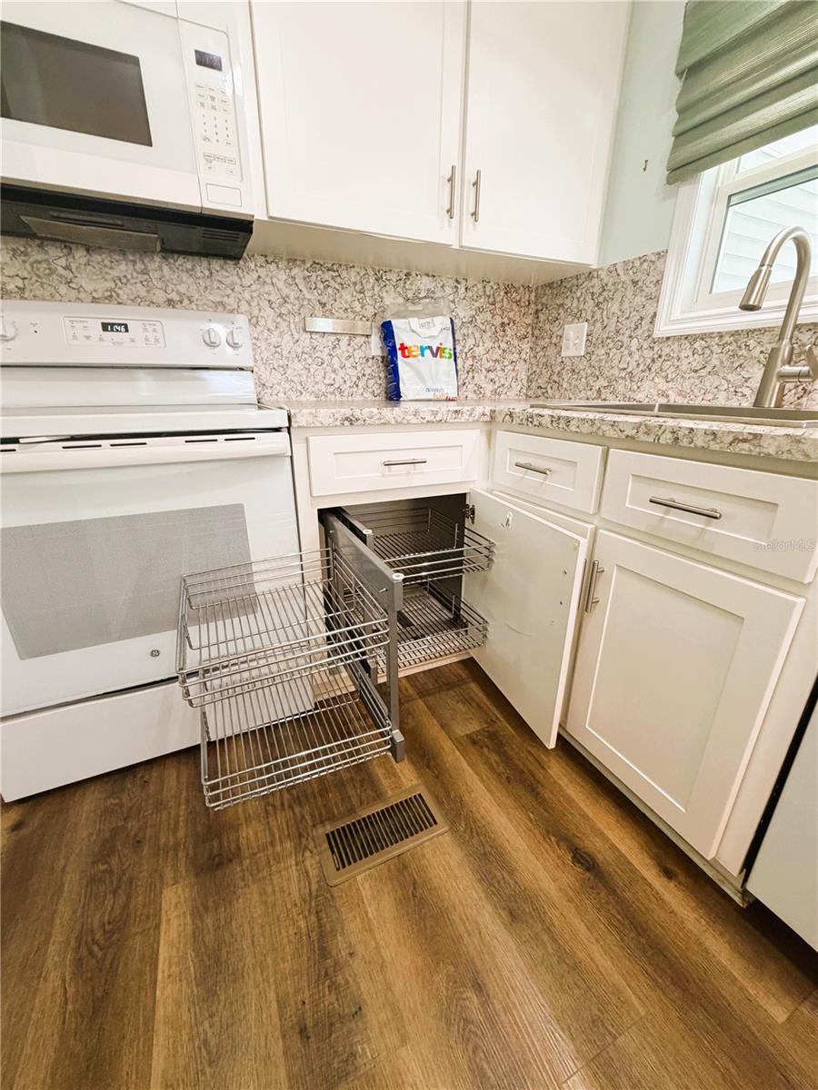 HAWTHORNE AT LEESBURG A COOP - Residential