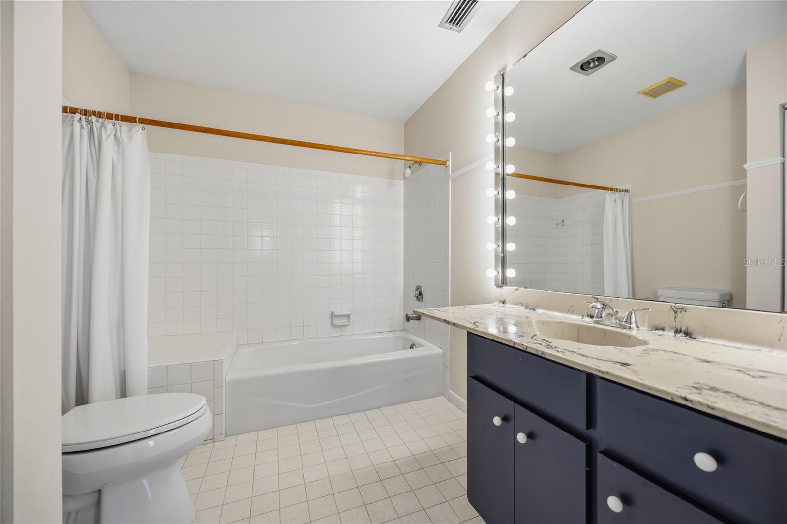 VIVIENDA PH II SEC II - Residential