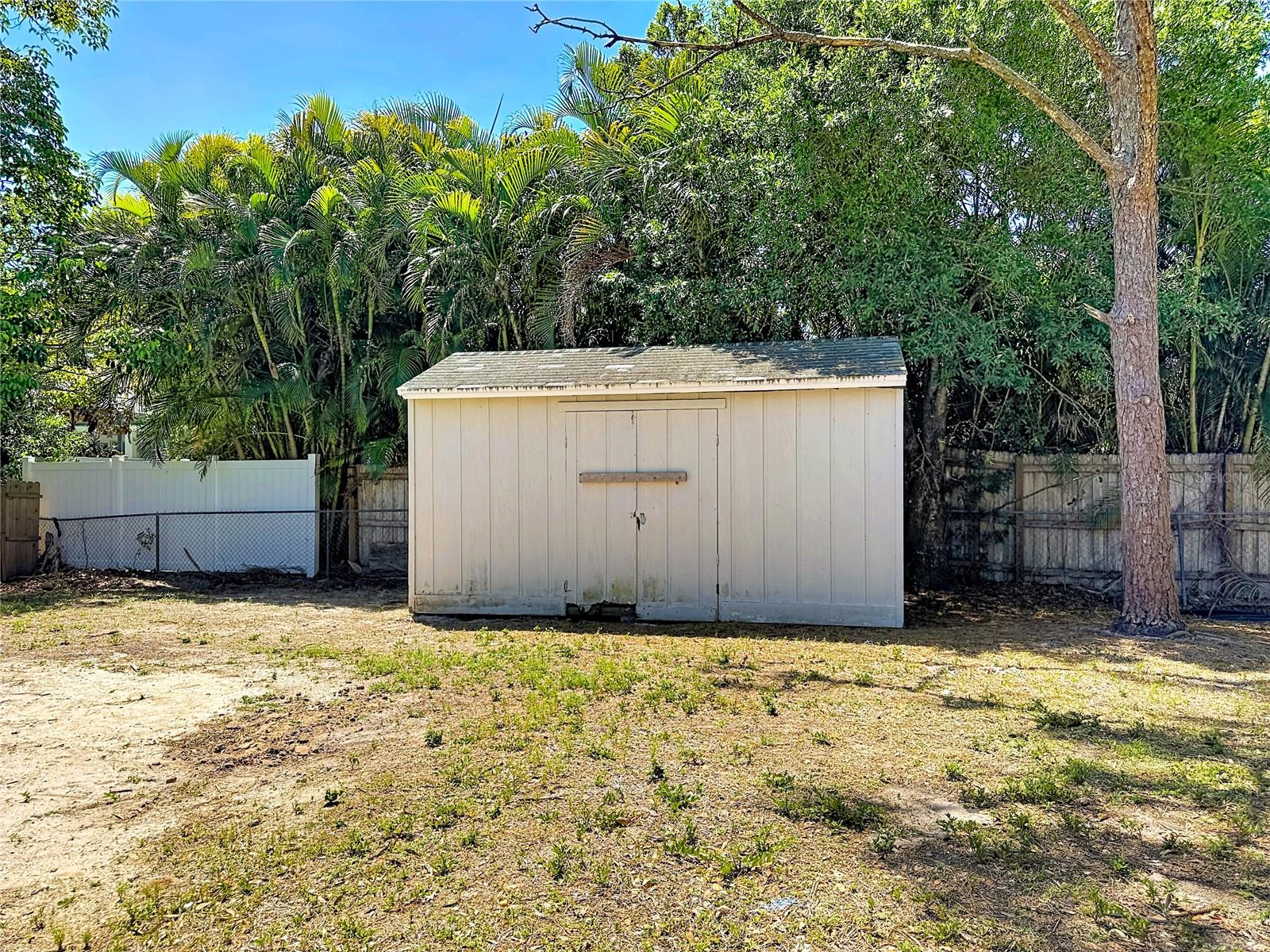 HARBOR OAKS - Residential