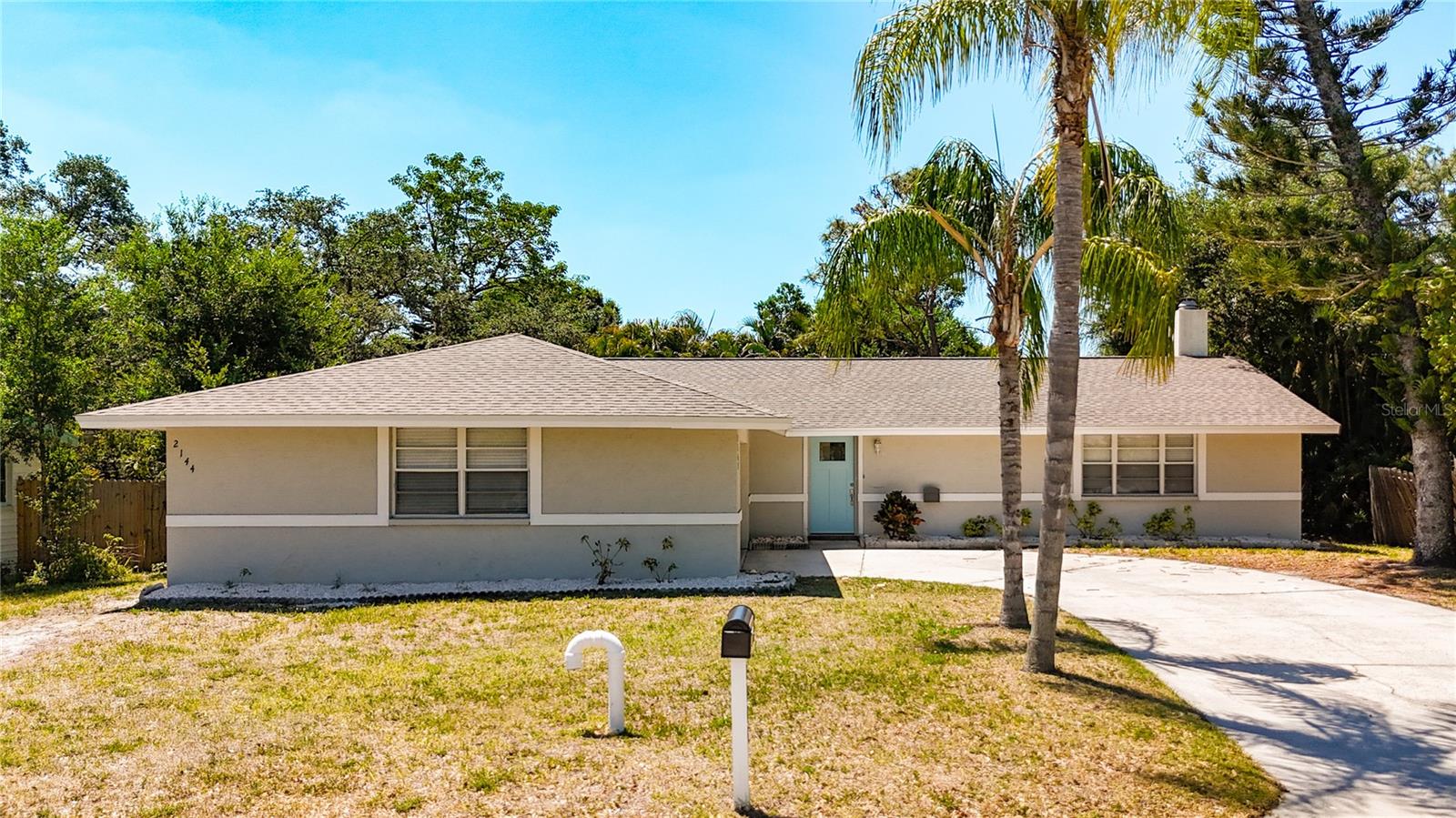 Single story home in move-in ready condition with an abundance of natural light throughout (and a new roof!). The bedrooms are generously sized, and bathrooms are well maintained. The home also offers an oversized garage with additional storage potential. NO HOA FEES! Easy to show!