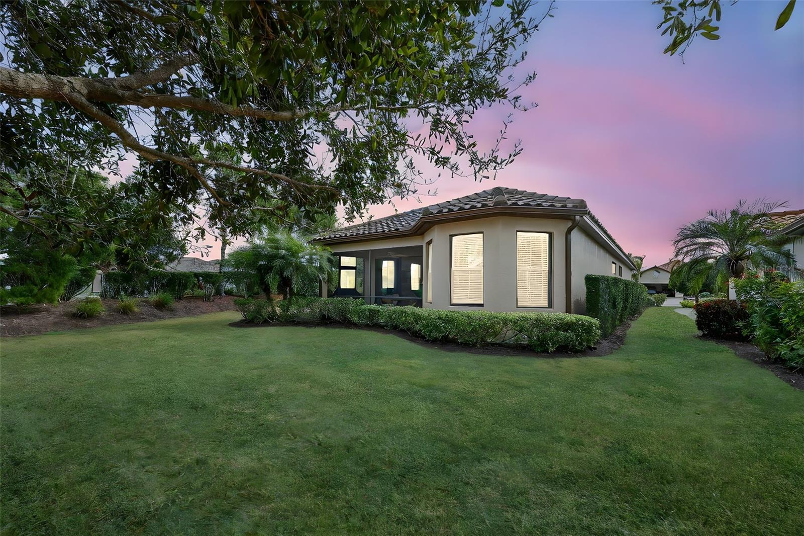 ESPLANADE - Residential