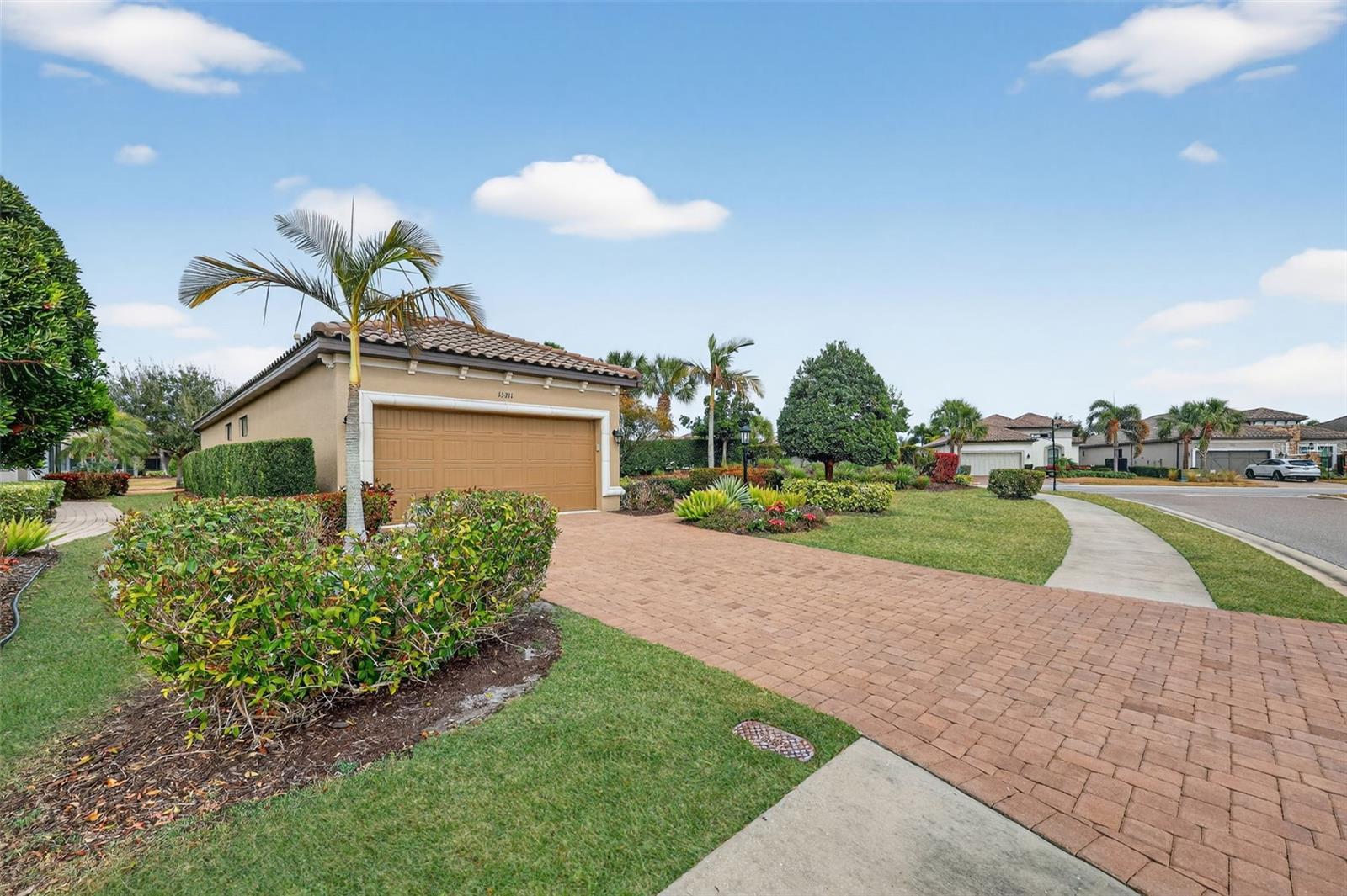 ESPLANADE - Residential