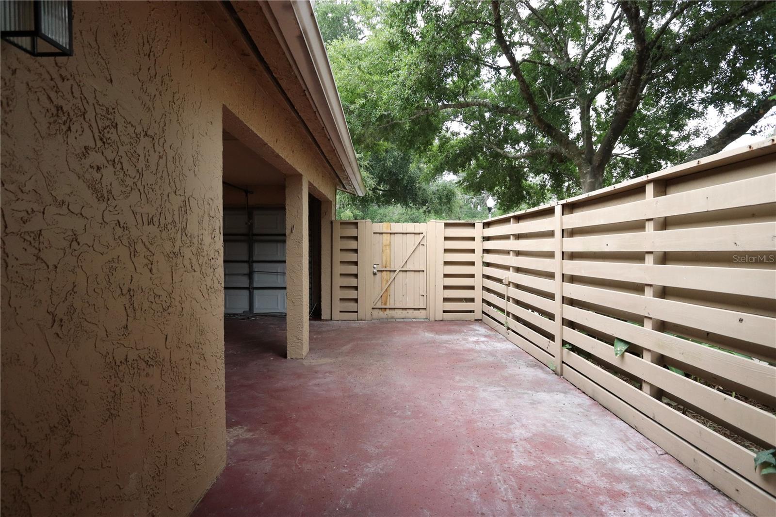 PARK LAKE TWNHS - Residential