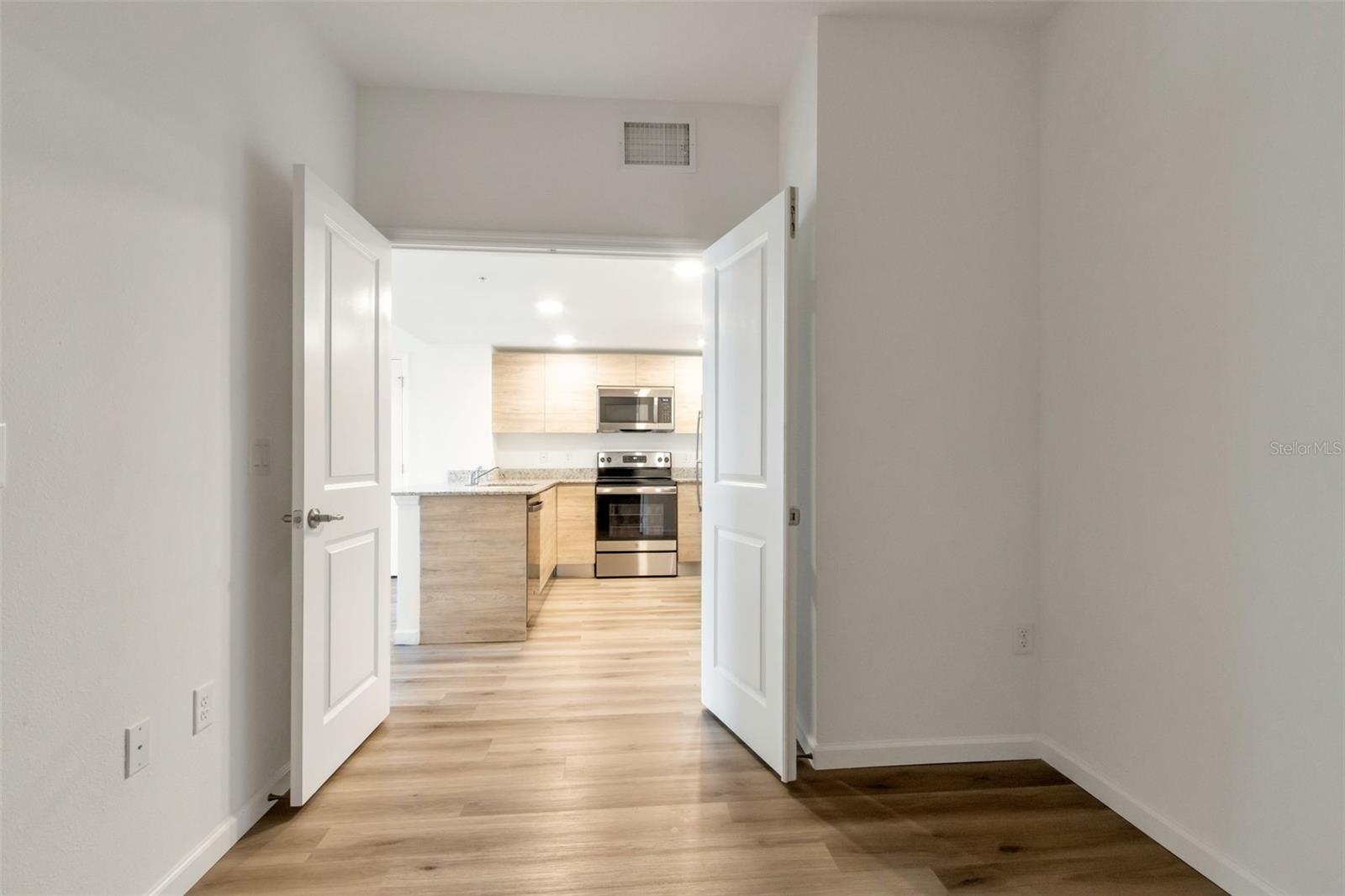 SANDLAKE STATION BLDG 2 - Residential