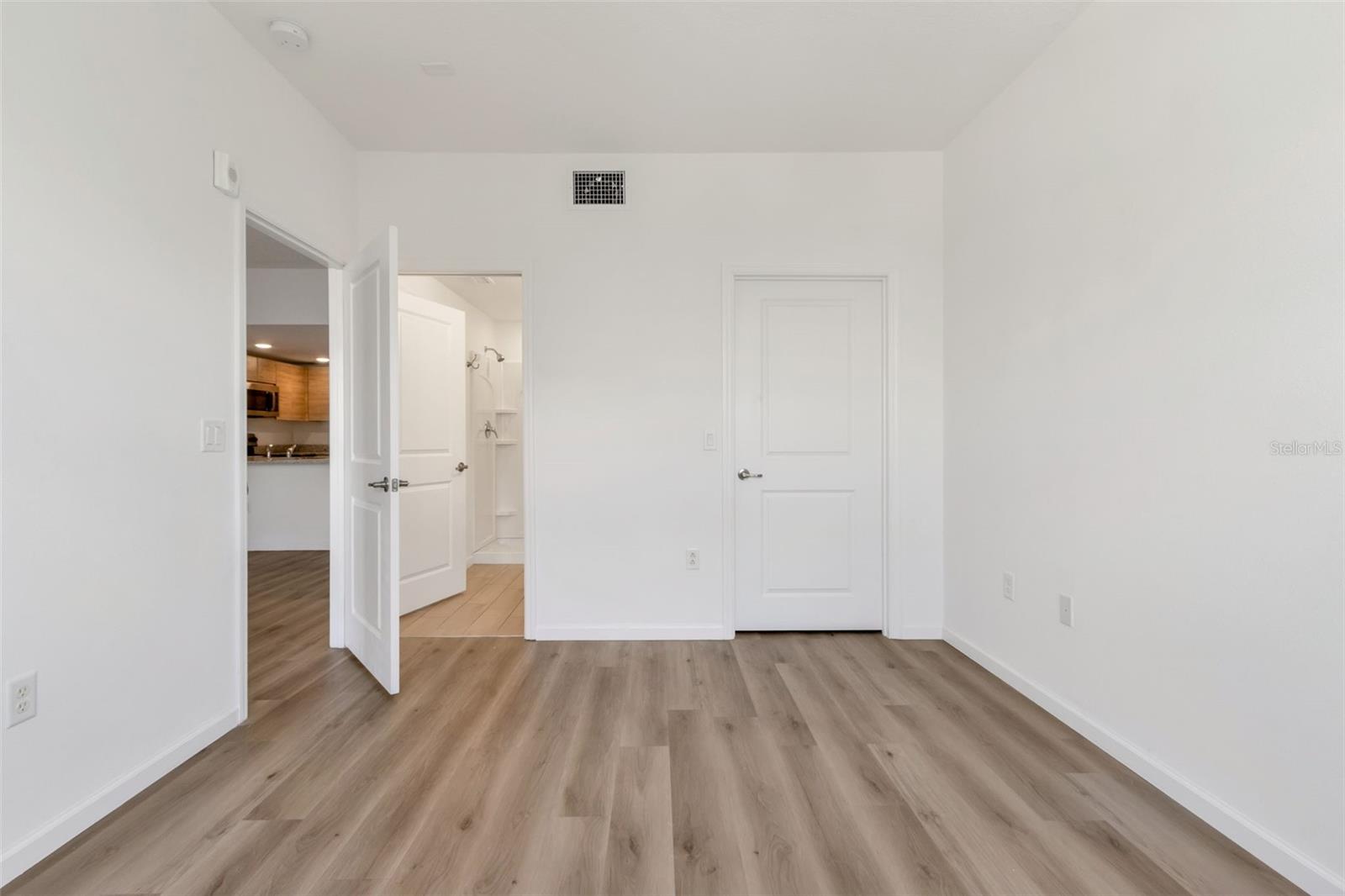 SANDLAKE STATION BLDG 2 - Residential
