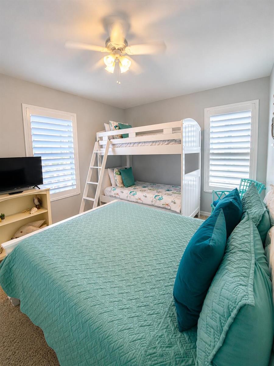 MARINERS POINTE OF INDIAN SHORES CONDO - Residential