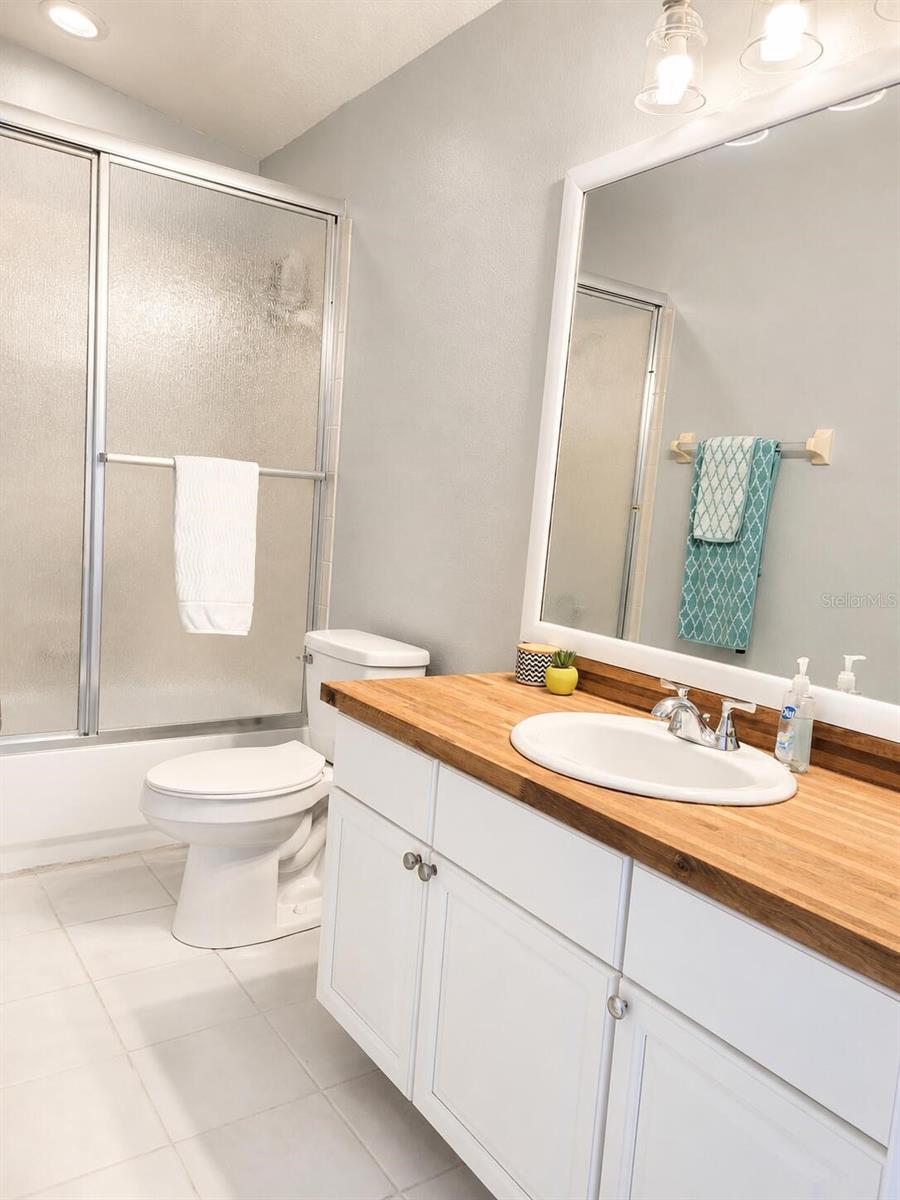 MARINERS POINTE OF INDIAN SHORES CONDO - Residential