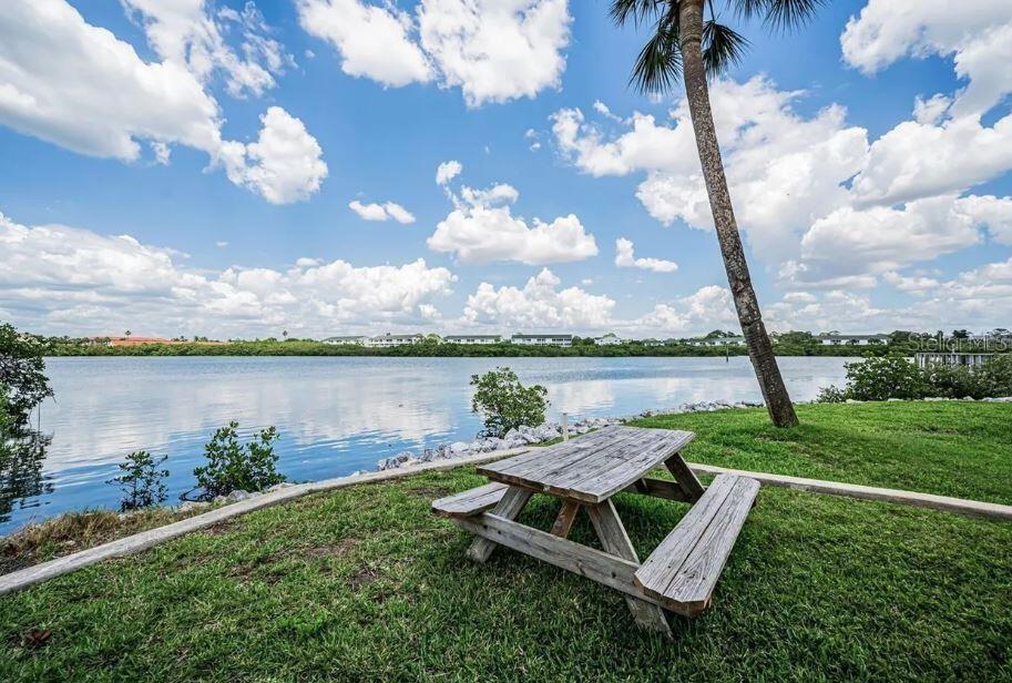 MARINERS POINTE OF INDIAN SHORES CONDO - Residential