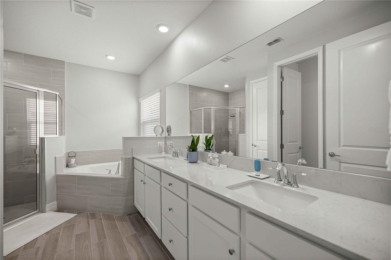OAK HAMMOCK AT BELLECHASE - Residential